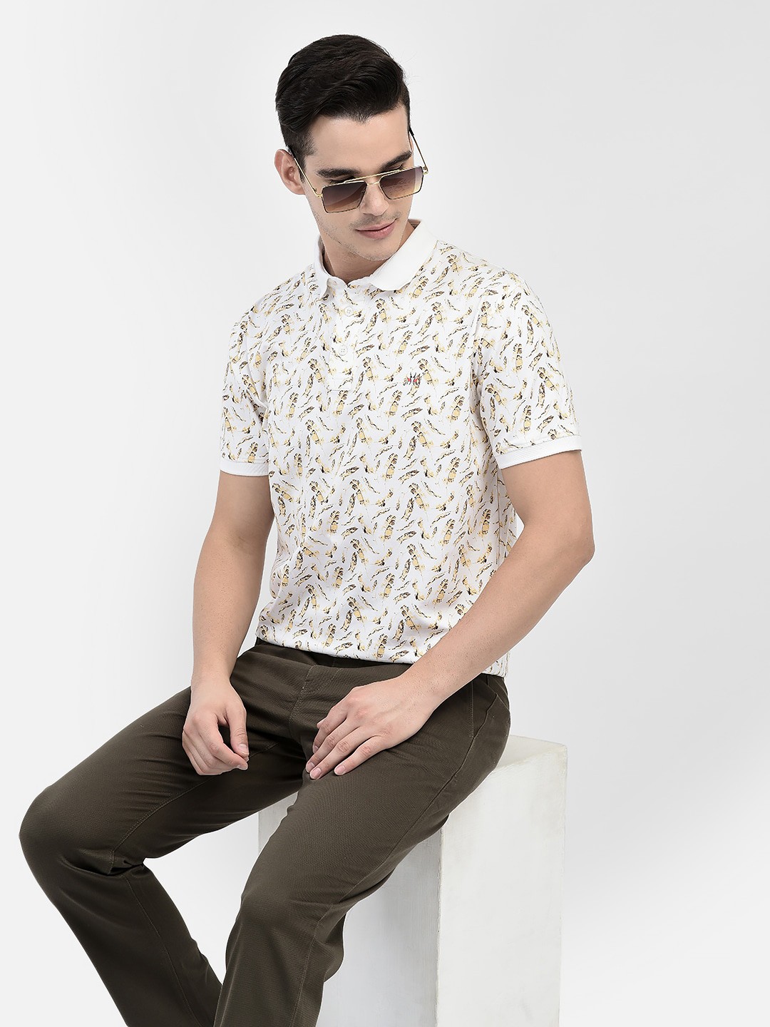 Crimsoune Club Abstract Printed Polo Collar Short Sleeves Slim Fit Casual T-shirt, Beige
Crimsoune Club Abstract Printed Polo Collar Short Sleeves Slim Fit Casual T-shirt, Beige