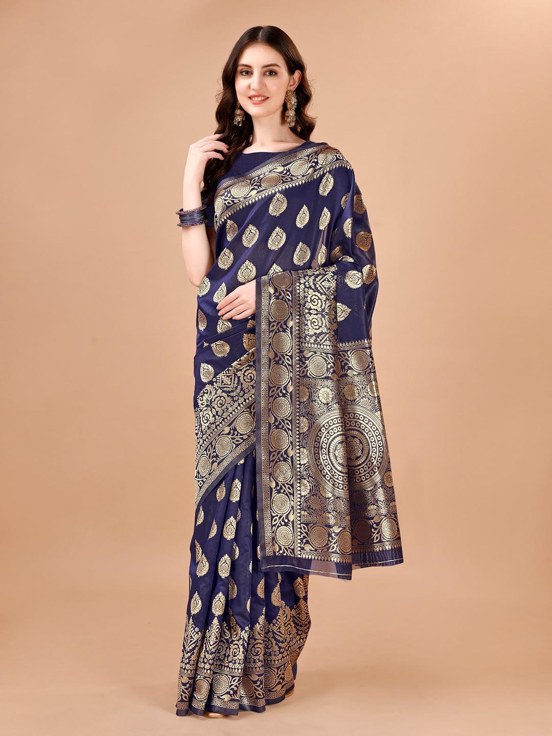 Leelavati Ethnic Motifs Woven Design Zari Detail Pure Silk Kanjeevaram Saree, Navy blue
Leelavati Ethnic Motifs Woven Design Zari Detail Pure Silk Kanjeevaram Saree, Navy blue