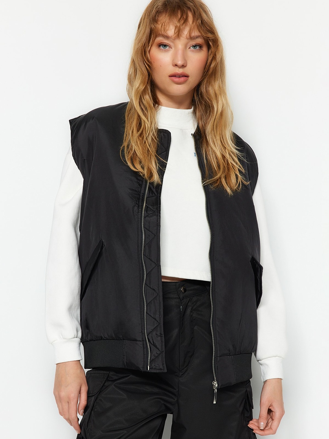 Trendyol Sleeveless Puffer Jacket, Black