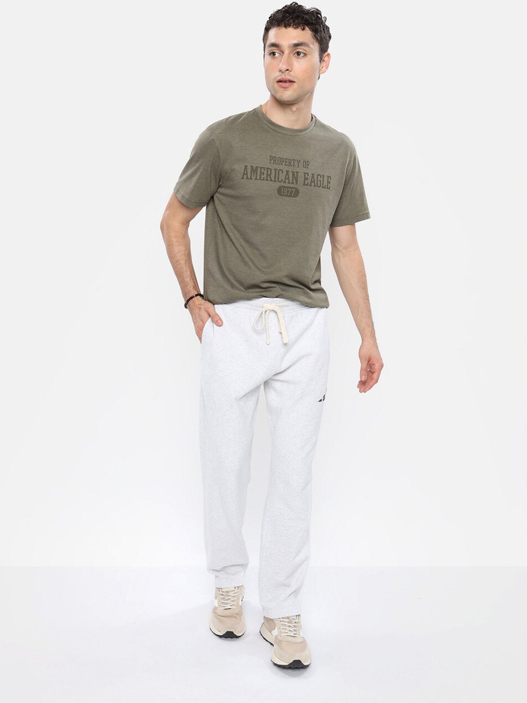 AMERICAN EAGLE OUTFITTERS Typography Printed Round Neck Short Sleeves Cotton T-shirt, Olive
AMERICAN EAGLE OUTFITTERS Typography Printed Round Neck Short Sleeves Cotton T-shirt, Olive