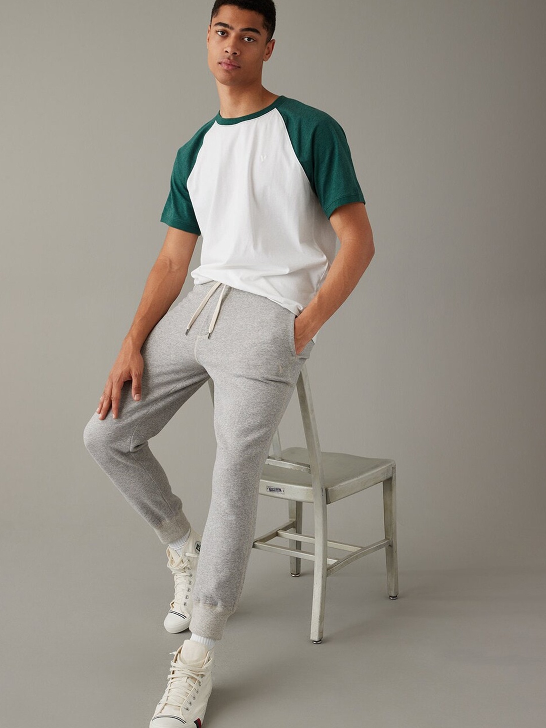 AMERICAN EAGLE OUTFITTERS Colourblocked Round Neck Raglan Sleeves Cotton T-shirt, White
AMERICAN EAGLE OUTFITTERS Colourblocked Round Neck Raglan Sleeves Cotton T-shirt, White