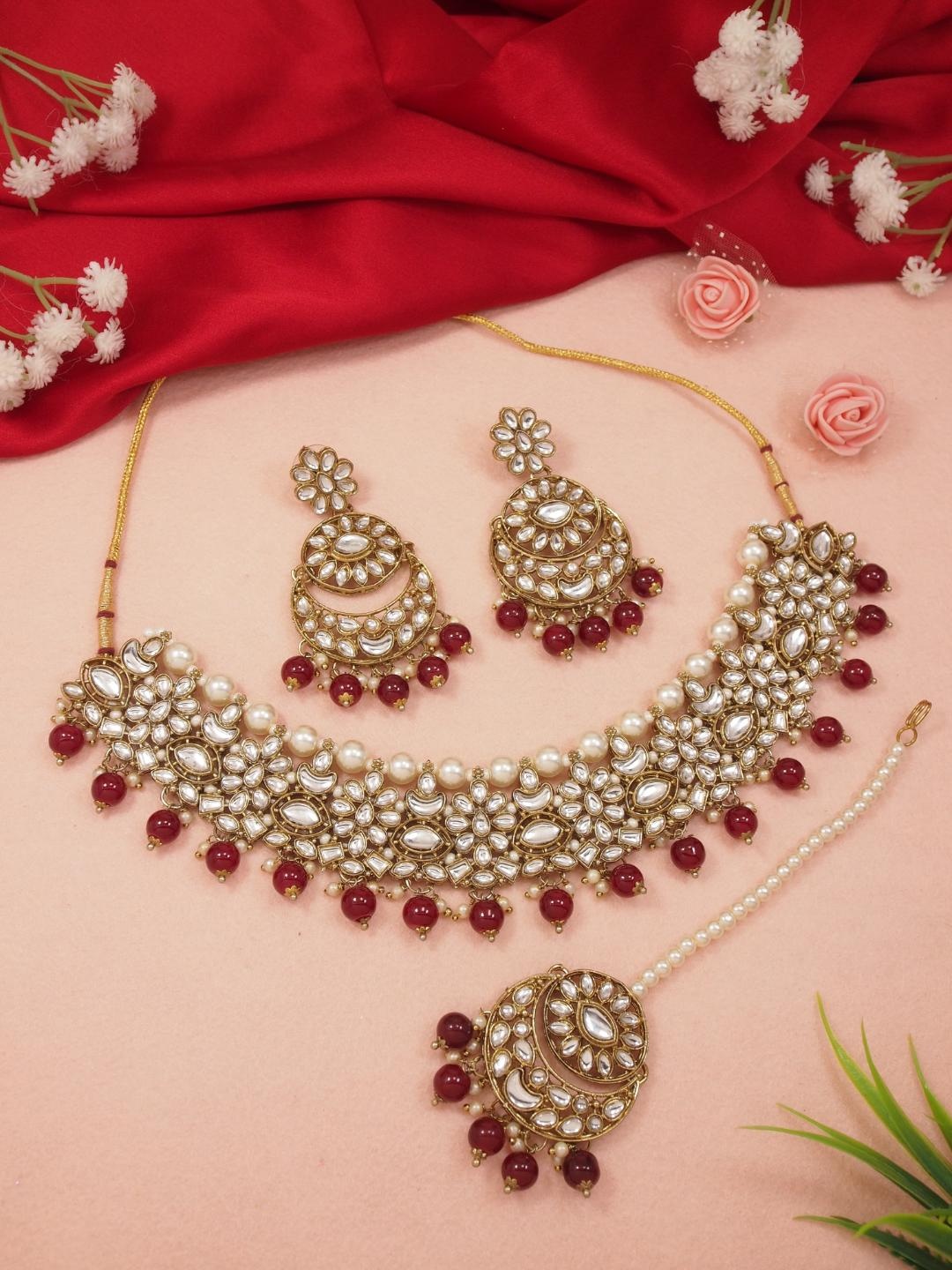 I Jewels Gold-Plated Kundan Studded & Beads Beaded Necklace With Earrings & Maang Tika
I Jewels Gold-Plated Kundan Studded & Beads Beaded Necklace With Earrings & Maang Tika