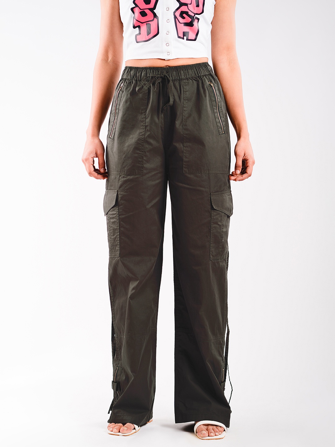 Stylecast X Hersheinbox Women Zip Detail Pure Cotton High-Rise Cargos Trousers, Grey
Stylecast X Hersheinbox Women Zip Detail Pure Cotton High-Rise Cargos Trousers, Grey