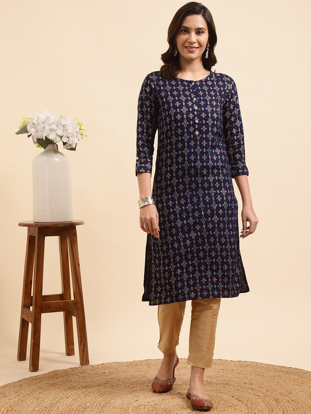 Rangita Ethnic Motifs Printed Round Neck Straight Kurta With Trousers, Navy blue
Rangita Ethnic Motifs Printed Round Neck Straight Kurta With Trousers, Navy blue
