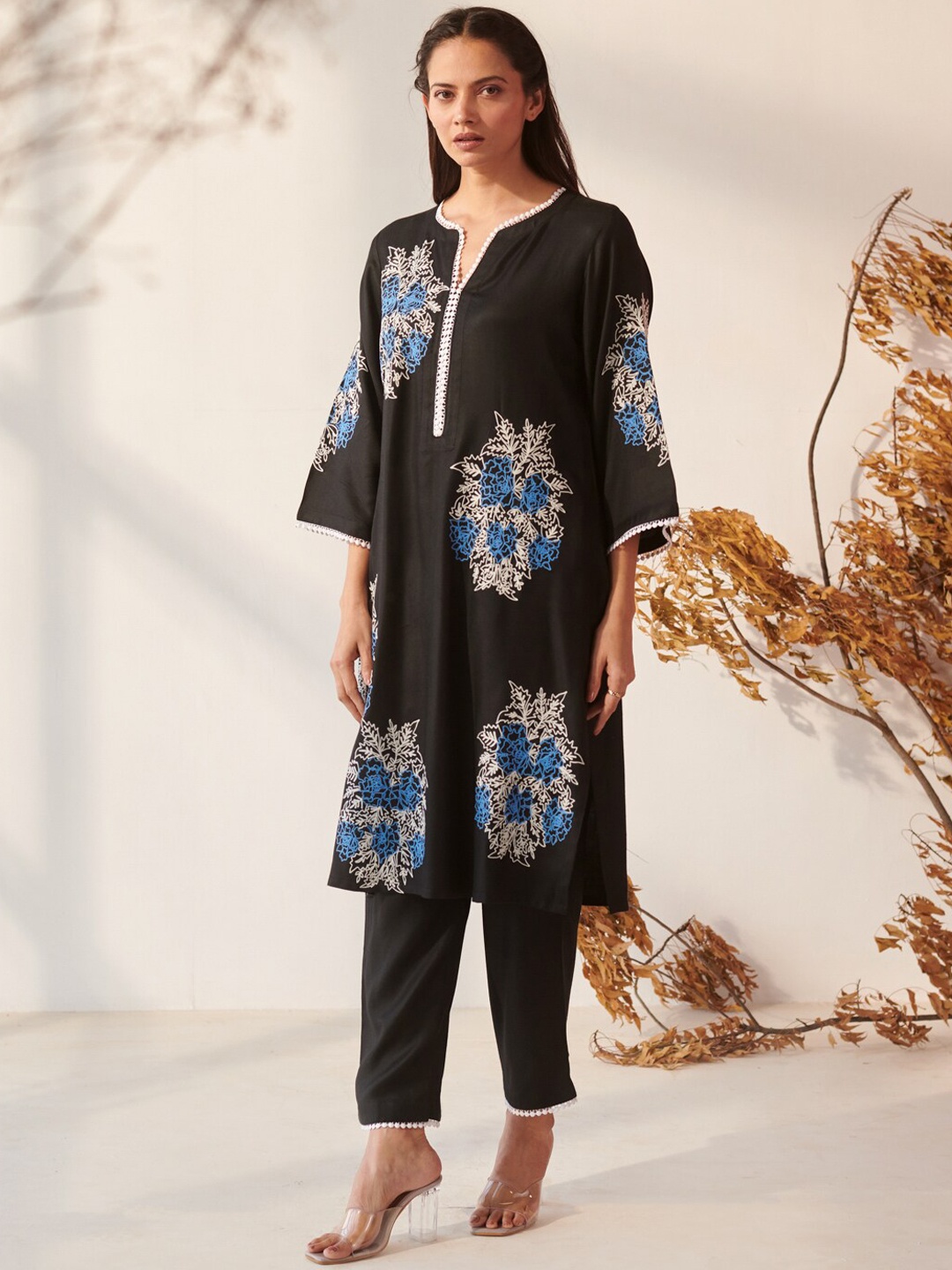 Ambraee Floral Embroidered Thread Work Notch Neck Bell Sleeves Kurta With Trousers, Black
Ambraee Floral Embroidered Thread Work Notch Neck Bell Sleeves Kurta With Trousers, Black