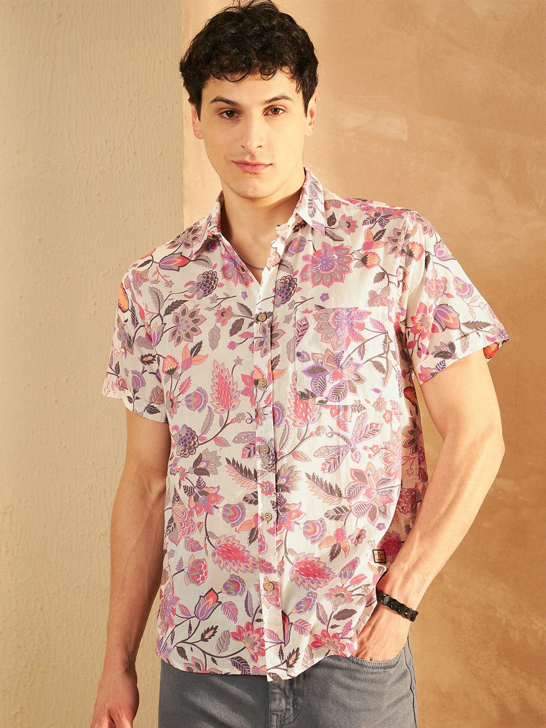DENNISON Smart Oversized Floral Printed Spread Collar Cotton Lightweight Shirt, Cream
DENNISON Smart Oversized Floral Printed Spread Collar Cotton Lightweight Shirt, Cream
