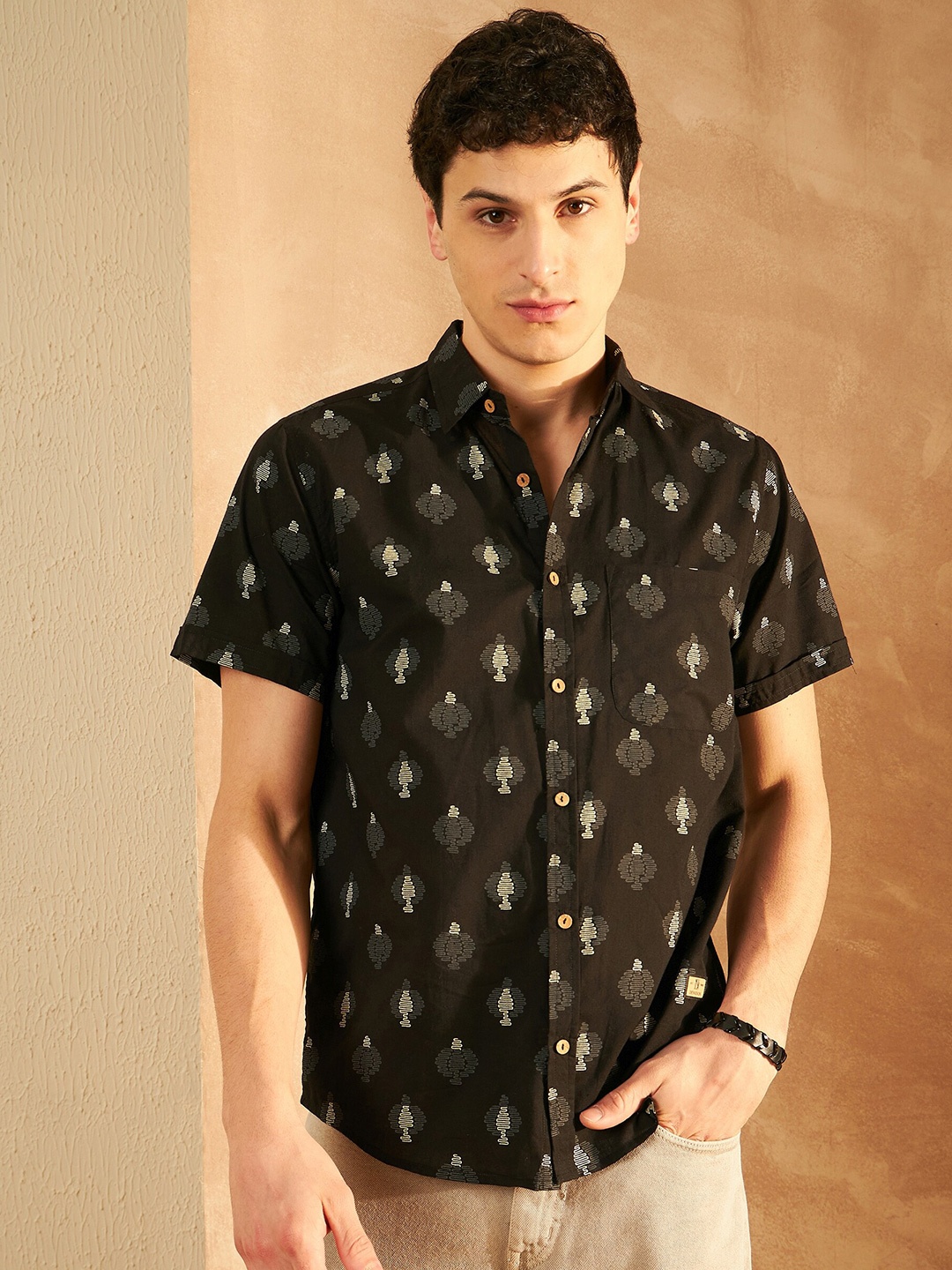 DENNISON Smart Printed Spread Collar Short Sleeves Cotton Lightweight Shirt, Black
DENNISON Smart Printed Spread Collar Short Sleeves Cotton Lightweight Shirt, Black