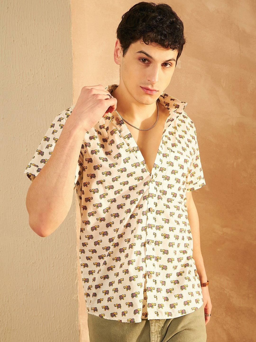 DENNISON Smart Ethnic Motifs Printed Spread Collar Cotton Oversized Lightweight Shirt, Cream
DENNISON Smart Ethnic Motifs Printed Spread Collar Cotton Oversized Lightweight Shirt, Cream