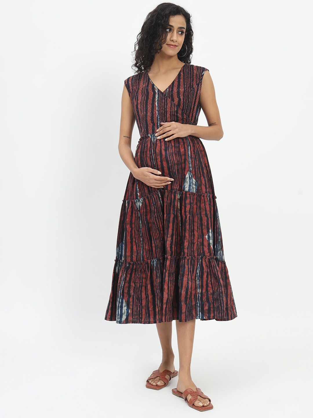 mumzhug Tie and Dyed Maternity Feeding Fit and Flare Pure Cotton Ethnic Dress, Brown
mumzhug Tie and Dyed Maternity Feeding Fit and Flare Pure Cotton Ethnic Dress, Brown