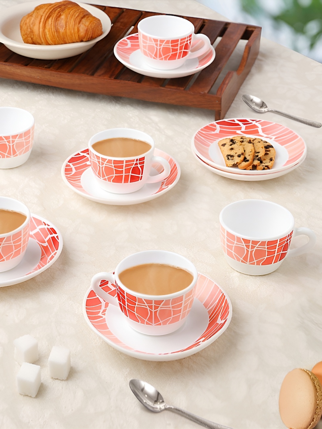 Larah by BOROSIL Flamingo 12 Pcs White & Red Printed Opalware Glossy Cups & Saucers 140 ml
Larah by BOROSIL Flamingo 12 Pcs White & Red Printed Opalware Glossy Cups & Saucers 140 ml