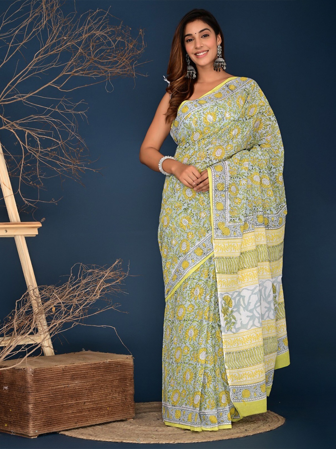 KIAARON Ethnic Motifs Block Print Saree, Green