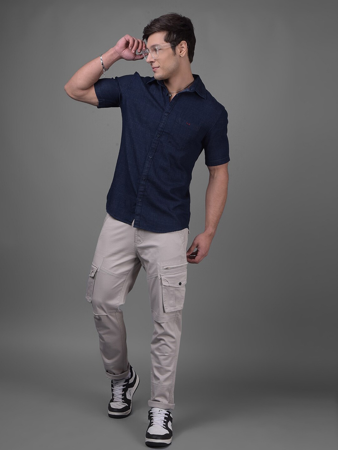 Crimsoune Club Men Classic Slim Fit Spread Collar Short Sleeves Cotton Casual Shirt, Navy blue
Crimsoune Club Men Classic Slim Fit Spread Collar Short Sleeves Cotton Casual Shirt, Navy blue