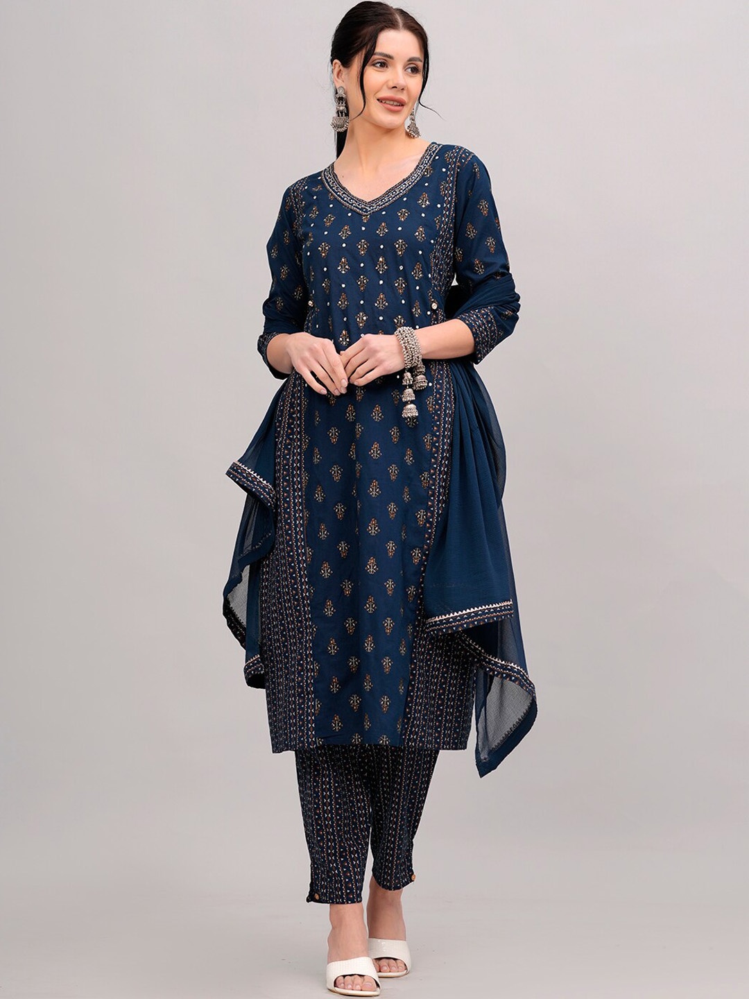 KALINI Ethnic Motifs Printed Regular Cotton Kurta with Trousers & With Dupatta, Navy blue
KALINI Ethnic Motifs Printed Regular Cotton Kurta with Trousers & With Dupatta, Navy blue