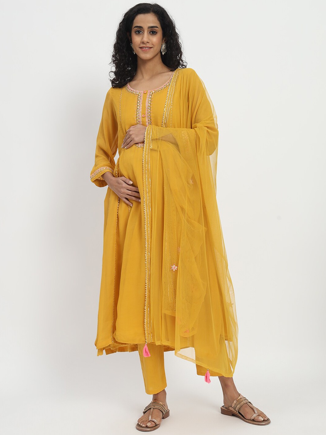 mumzhug Floral Embroidered Round Neck Maternity Kurta with Trousers & Dupatta, Yellow
mumzhug Floral Embroidered Round Neck Maternity Kurta with Trousers & Dupatta, Yellow