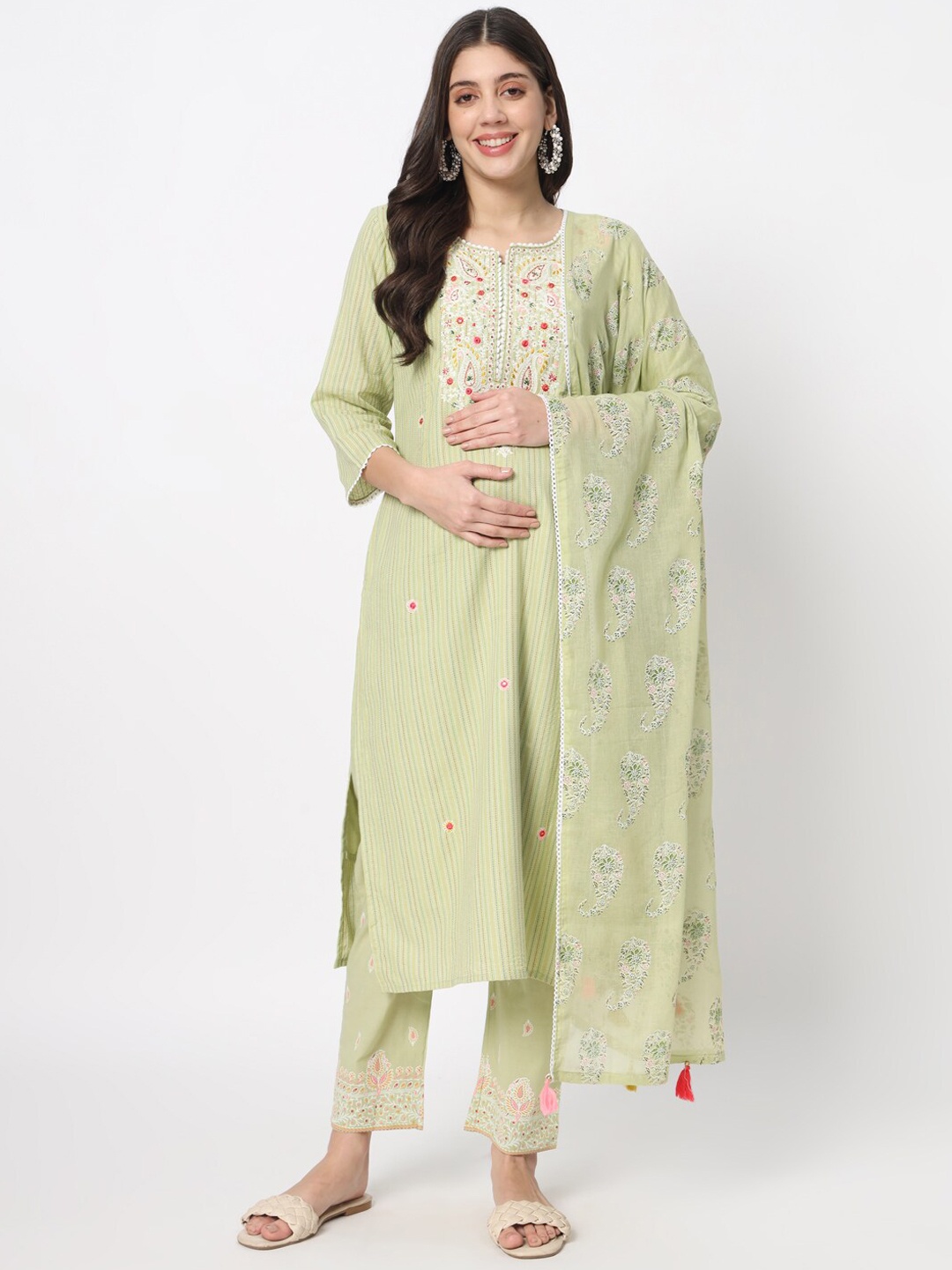 mumzhug Ethnic Motifs Embroidered Notched Neck Maternity Kurta with Trousers & Dupatta, Green
mumzhug Ethnic Motifs Embroidered Notched Neck Maternity Kurta with Trousers & Dupatta, Green