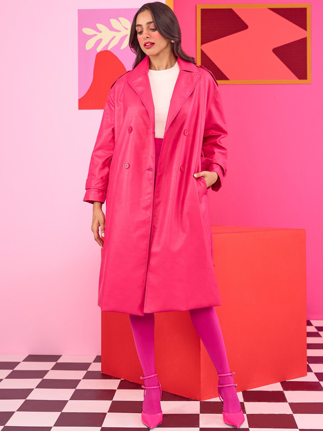 THE CLOTHING FACTORY Emily in Paris Double-Breasted Collar Faux Leather Overcoat, Pink
THE CLOTHING FACTORY Emily in Paris Double-Breasted Collar Faux Leather Overcoat, Pink