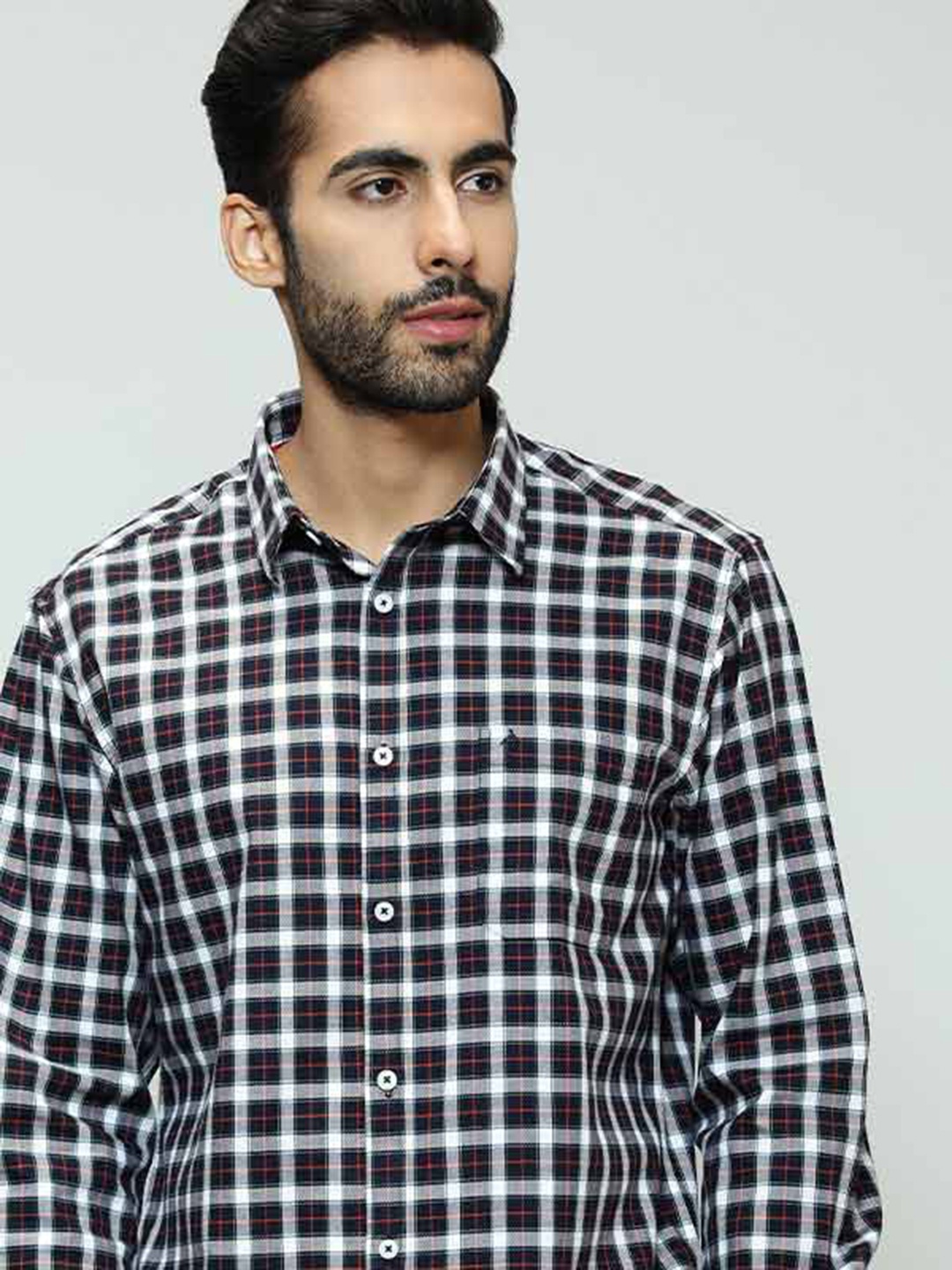 Indian Terrain Checked Spread Collar Long Sleeves Pocket Cotton Casual Shirt, Navy blue
Indian Terrain Checked Spread Collar Long Sleeves Pocket Cotton Casual Shirt, Navy blue
