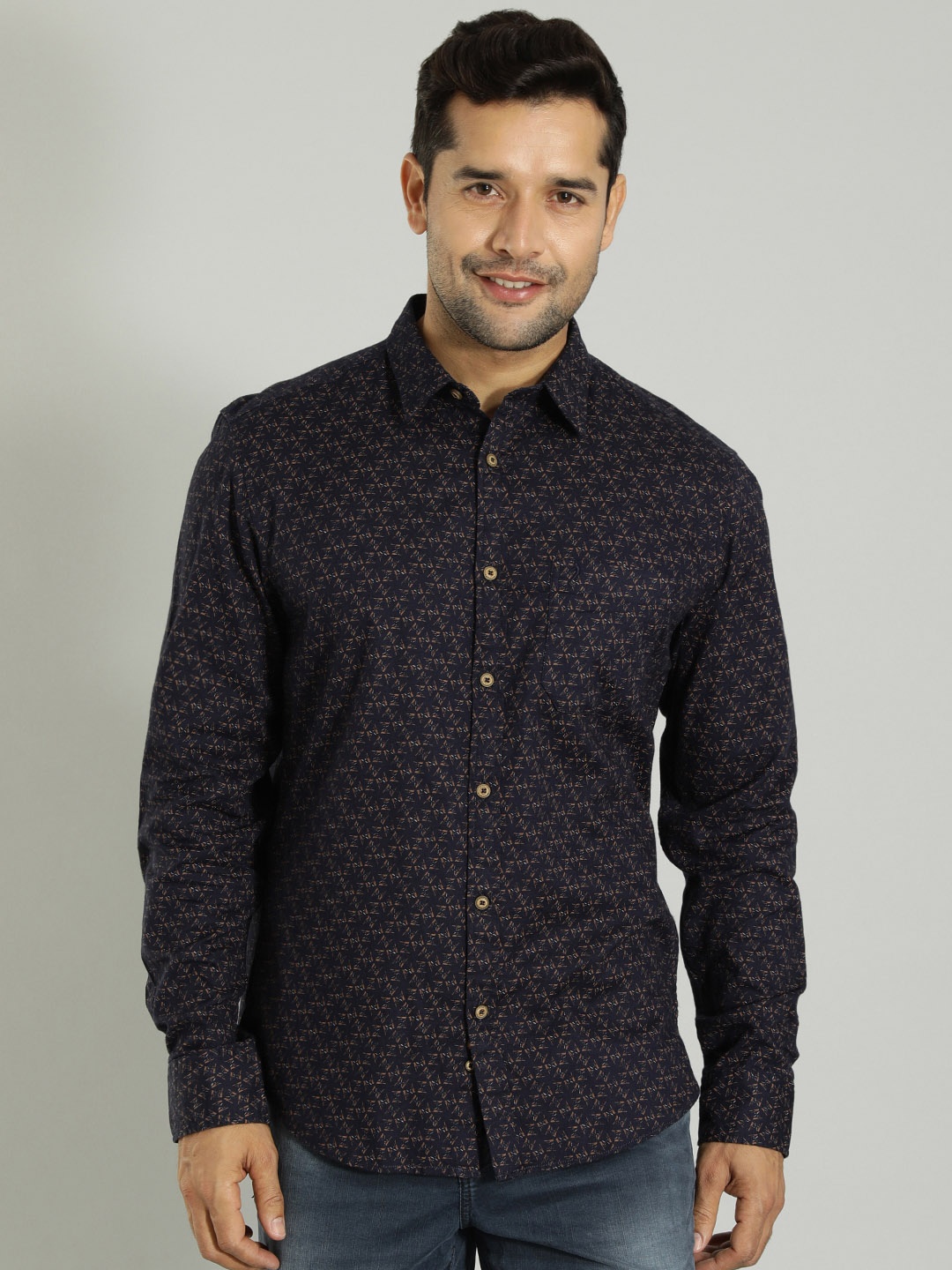 Indian Terrain Abstract Printed Spread Collar Chest Pocket Full Sleeves Cotton Shirt, Navy blue
Indian Terrain Abstract Printed Spread Collar Chest Pocket Full Sleeves Cotton Shirt, Navy blue