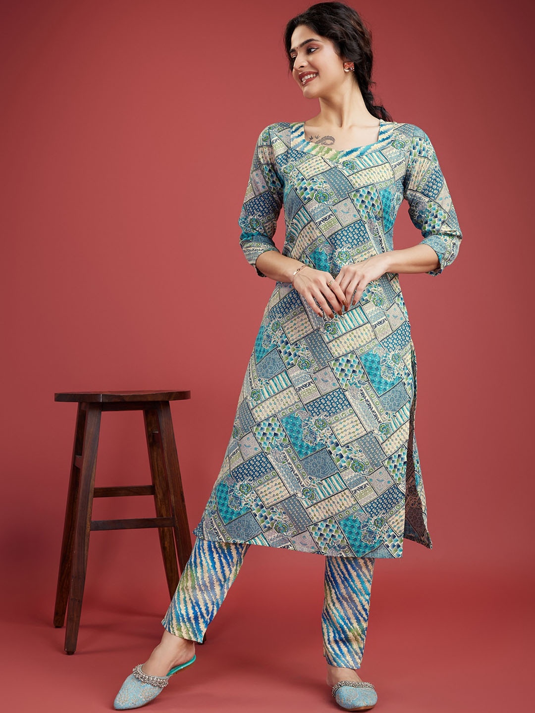 KALINI Floral Printed Square Neck Three-Quarter Sleeves Cotton Kurta with Trousers, Blue
KALINI Floral Printed Square Neck Three-Quarter Sleeves Cotton Kurta with Trousers, Blue