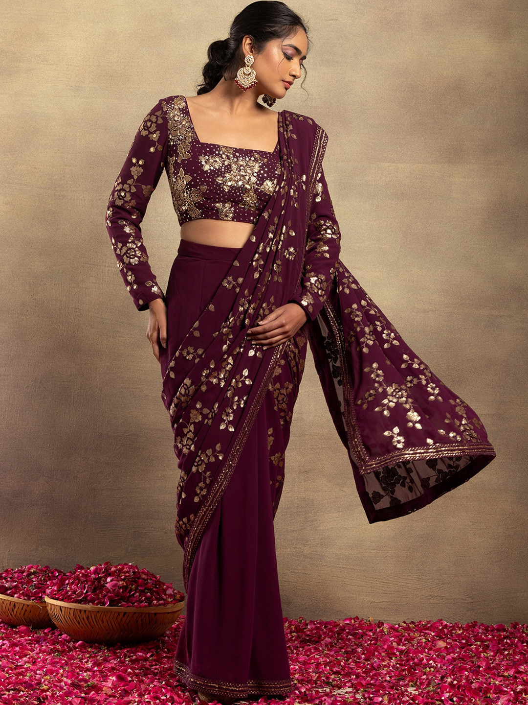 Indya Luxe X VARUN BAHL Floral Sequinned Pure Georgette Ready to Wear Saree, Purple
Indya Luxe X VARUN BAHL Floral Sequinned Pure Georgette Ready to Wear Saree, Purple