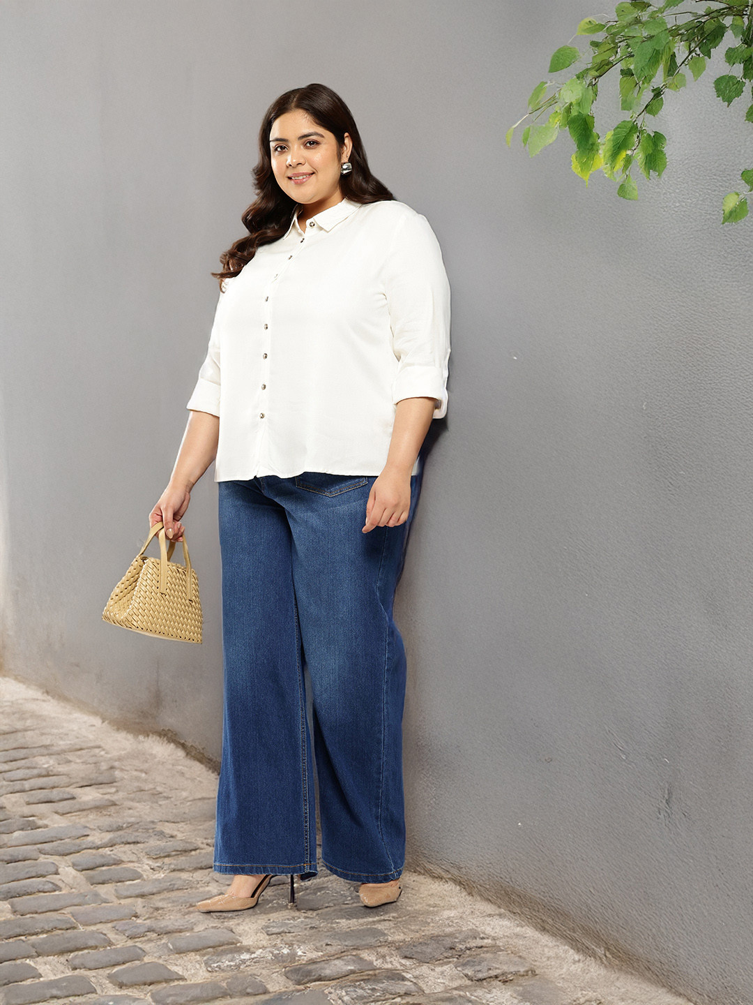 Sztori Women Plus Size Relaxed Fit Light Fade Stretchable Jeans, Blue
Sztori Women Plus Size Relaxed Fit Light Fade Stretchable Jeans, Blue