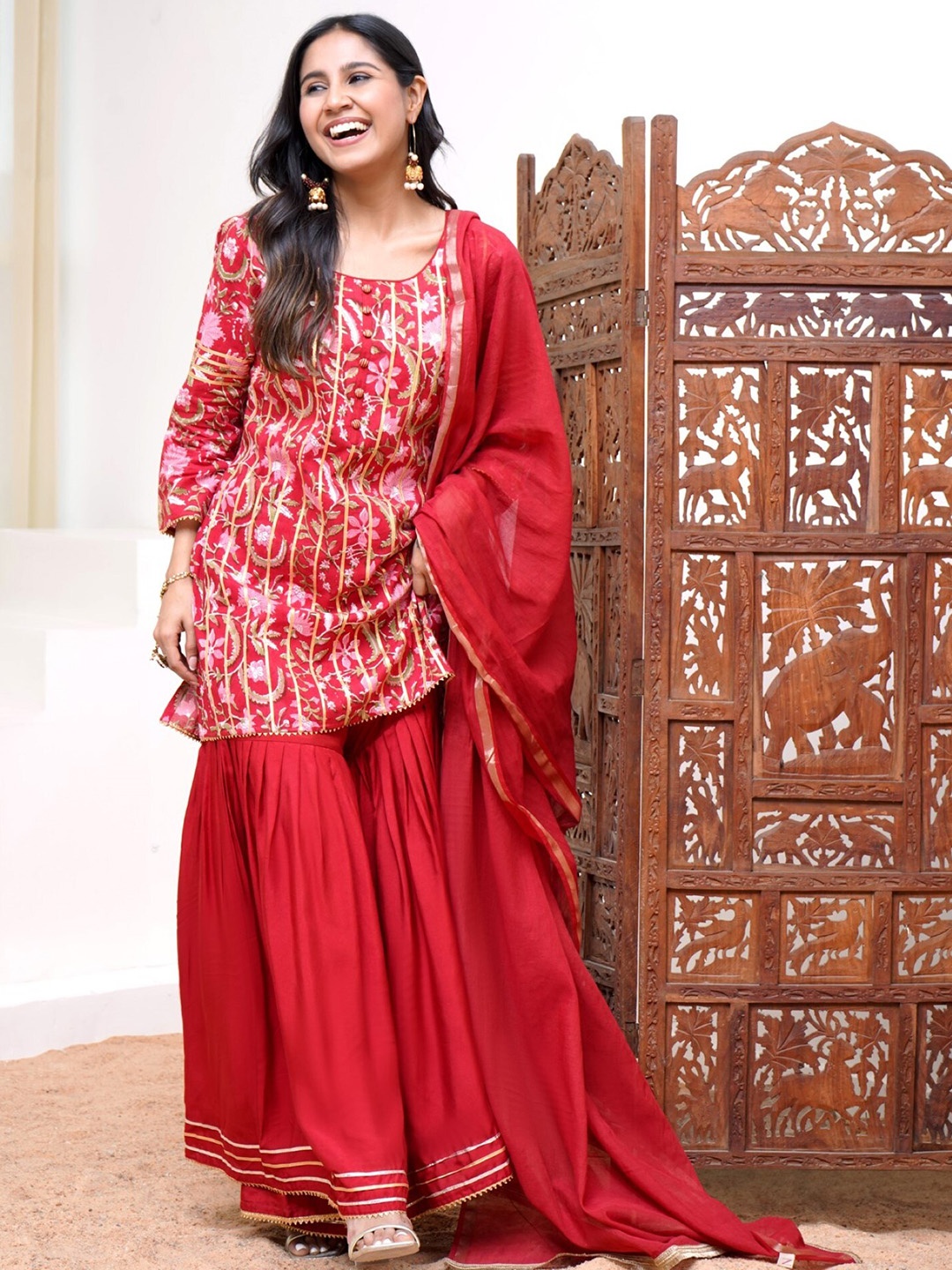 NERO Round Neck Long Sleeves Floral Printed Gotta Patti Pure Cotton Kurti with Sharara, Red
NERO Round Neck Long Sleeves Floral Printed Gotta Patti Pure Cotton Kurti with Sharara, Red