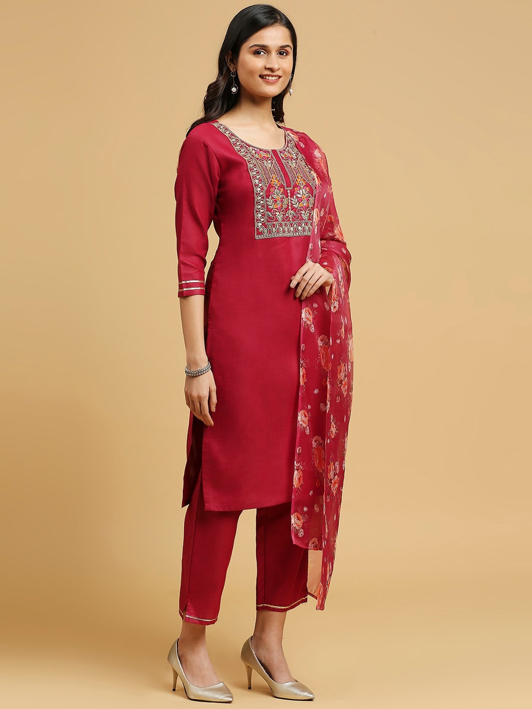 MORLY Round Neck Floral Print Thread Work Straight Kurta with Trousers & Dupatta, Red
MORLY Round Neck Floral Print Thread Work Straight Kurta with Trousers & Dupatta, Red