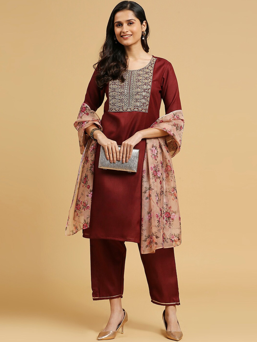 MORLY Round Neck Floral Print Sequined Straight Kurta with Trousers & Dupatta, Maroon
MORLY Round Neck Floral Print Sequined Straight Kurta with Trousers & Dupatta, Maroon