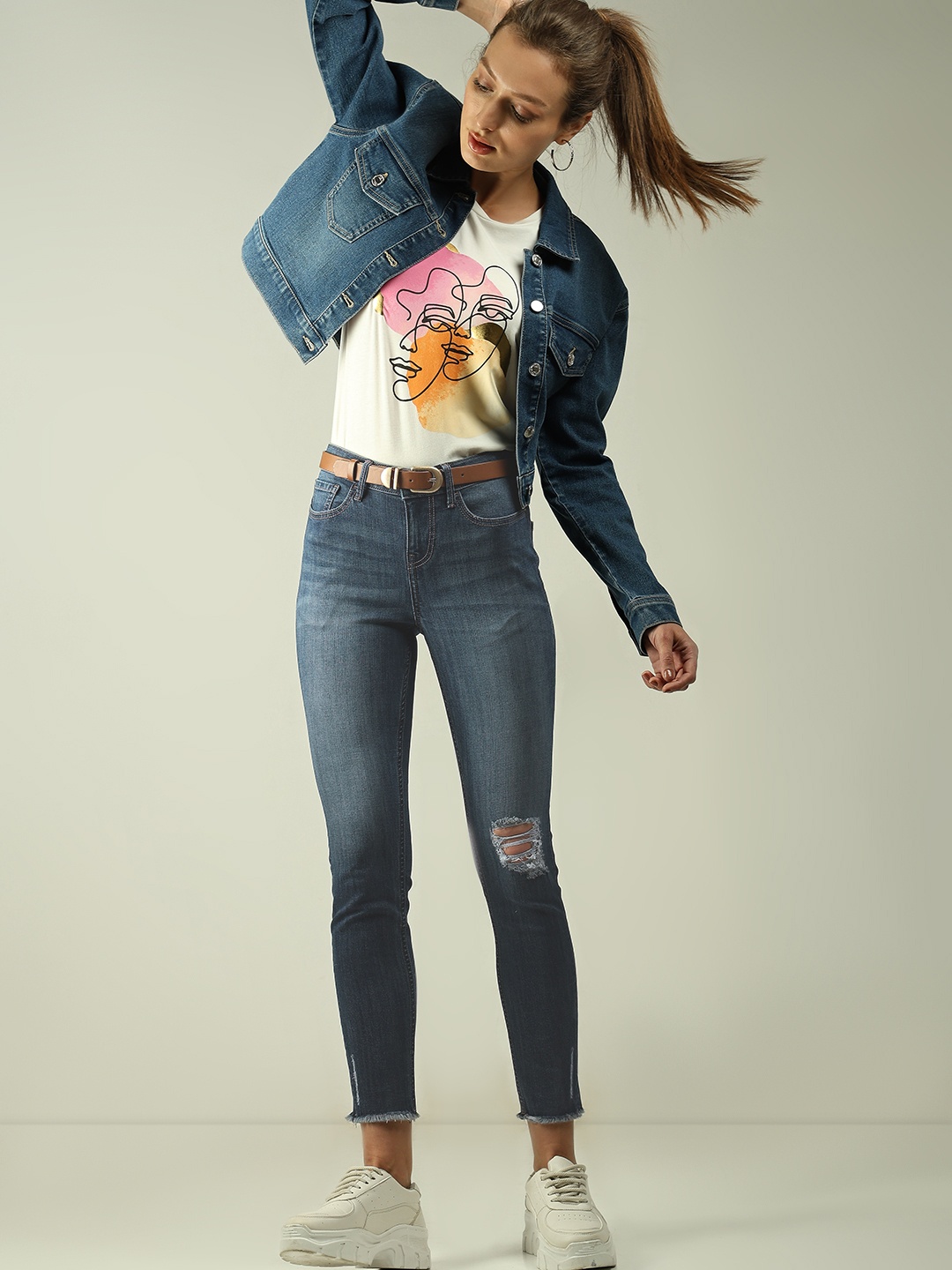 Vero Moda Women Skinny Fit High-Rise Mildly Distressed Light Fade Stretchable Jeans, Blue
Vero Moda Women Skinny Fit High-Rise Mildly Distressed Light Fade Stretchable Jeans, Blue