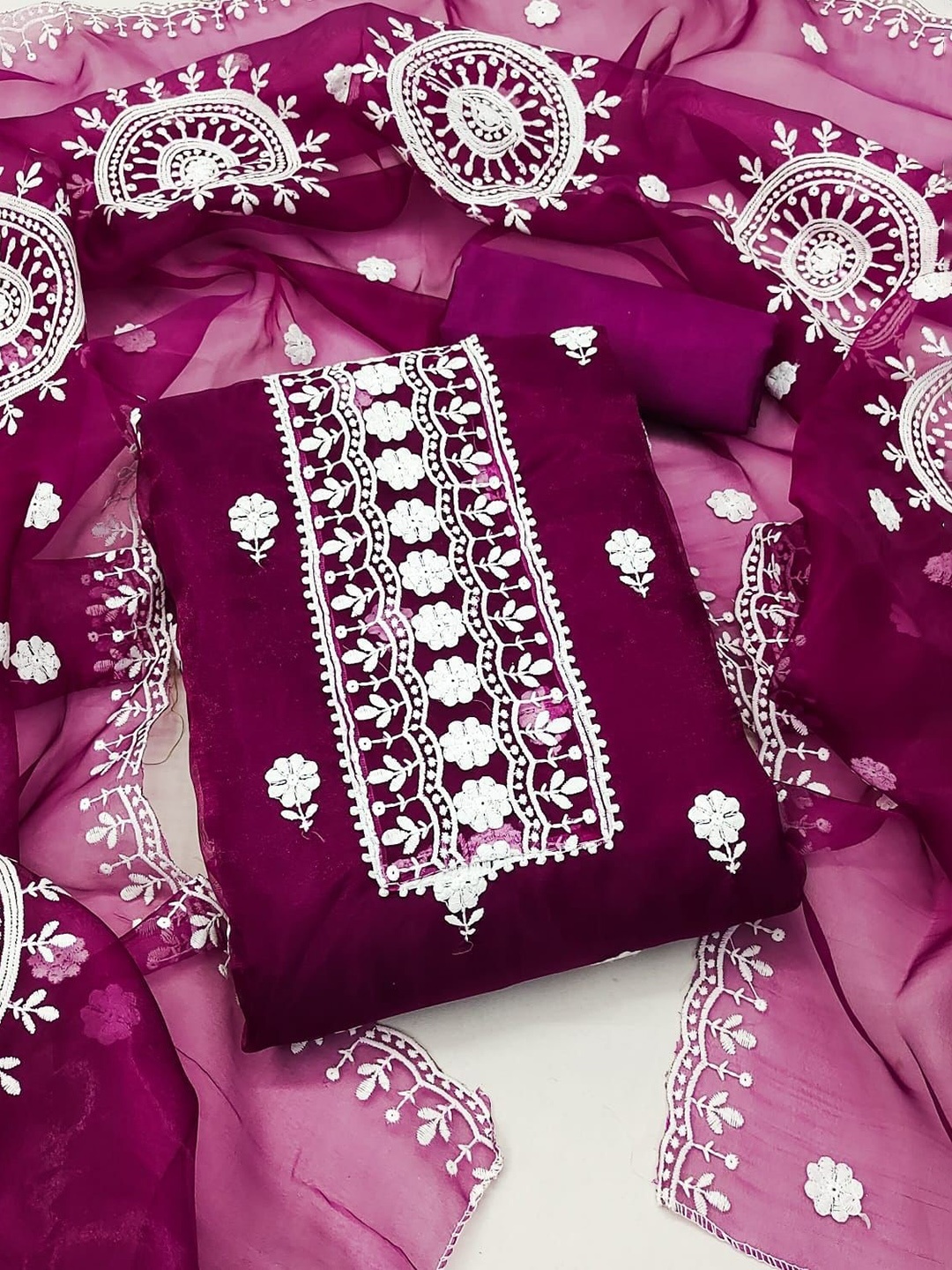Panzora Ethnic Motifs Embroidered Thread Work Organza Unstitched Dress Material, Purple
Panzora Ethnic Motifs Embroidered Thread Work Organza Unstitched Dress Material, Purple