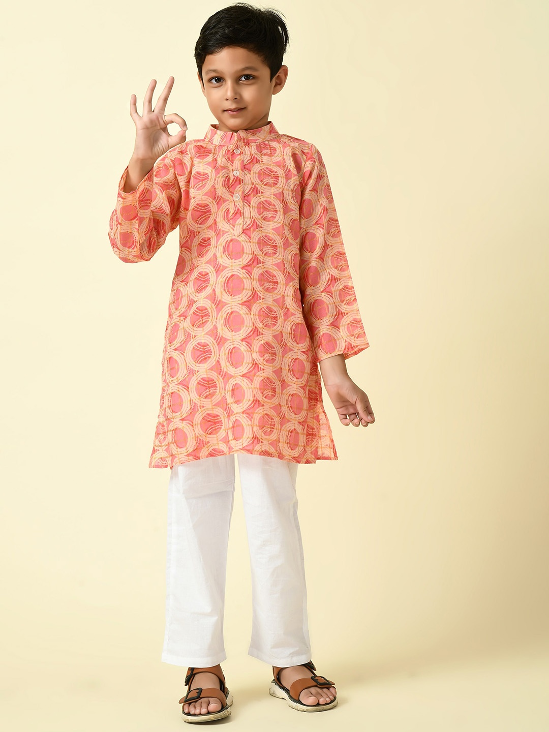BAESD Boys Geometric Woven Design Mandarin Collar Pure Cotton Straight Kurta with Trousers, Peach
BAESD Boys Geometric Woven Design Mandarin Collar Pure Cotton Straight Kurta with Trousers, Peach