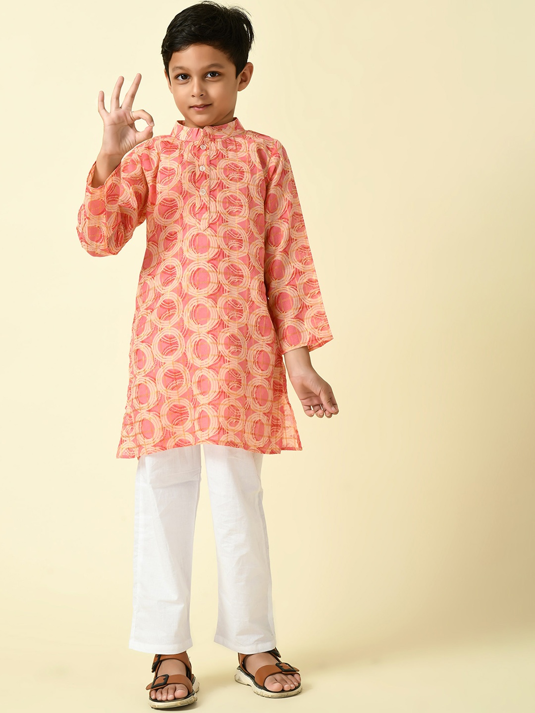 BAESD Boys Geometric Woven Design Mandarin Collar Pure Cotton Straight Kurta with Trousers, Peach
BAESD Boys Geometric Woven Design Mandarin Collar Pure Cotton Straight Kurta with Trousers, Peach