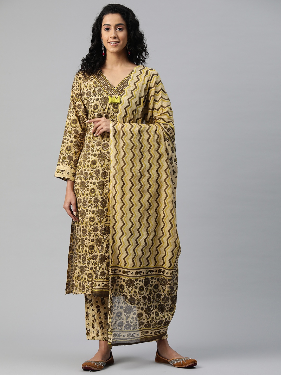 Readiprint Floral Printed Sequinned Pure Cotton Kurta with Trousers & Dupatta, Olive
Readiprint Floral Printed Sequinned Pure Cotton Kurta with Trousers & Dupatta, Olive