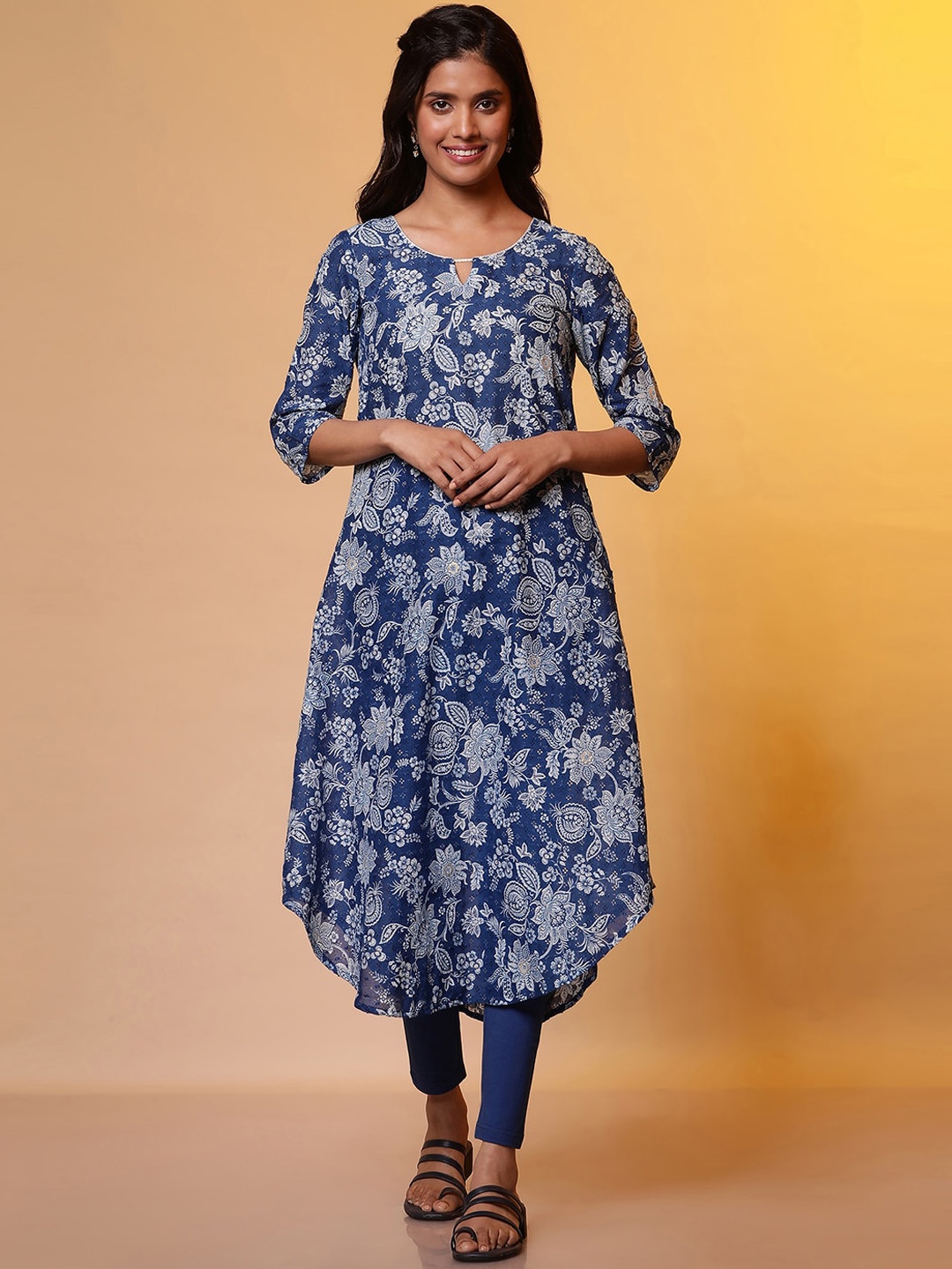 AURELIA Floral Printed Keyhole Neck Regular Sleeves Cotton Curved A-Line Kurta, Blue
AURELIA Floral Printed Keyhole Neck Regular Sleeves Cotton Curved A-Line Kurta, Blue