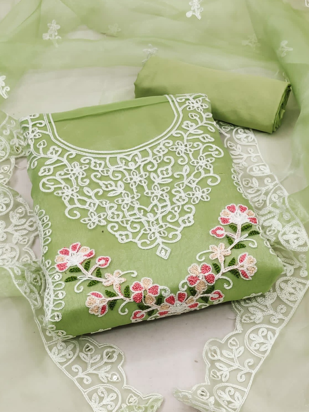 LeeliPeeri Designer Floral Embroidered Sequinned Organza Unstitched Dress Material, Green
LeeliPeeri Designer Floral Embroidered Sequinned Organza Unstitched Dress Material, Green