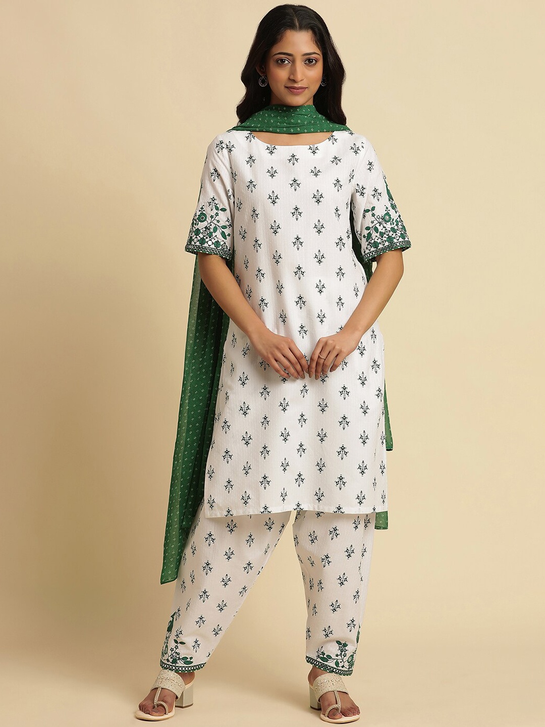 W White Floral Printed Thread Work Pure Cotton Straight Kurta With Trousers & Dupatta
W White Floral Printed Thread Work Pure Cotton Straight Kurta With Trousers & Dupatta