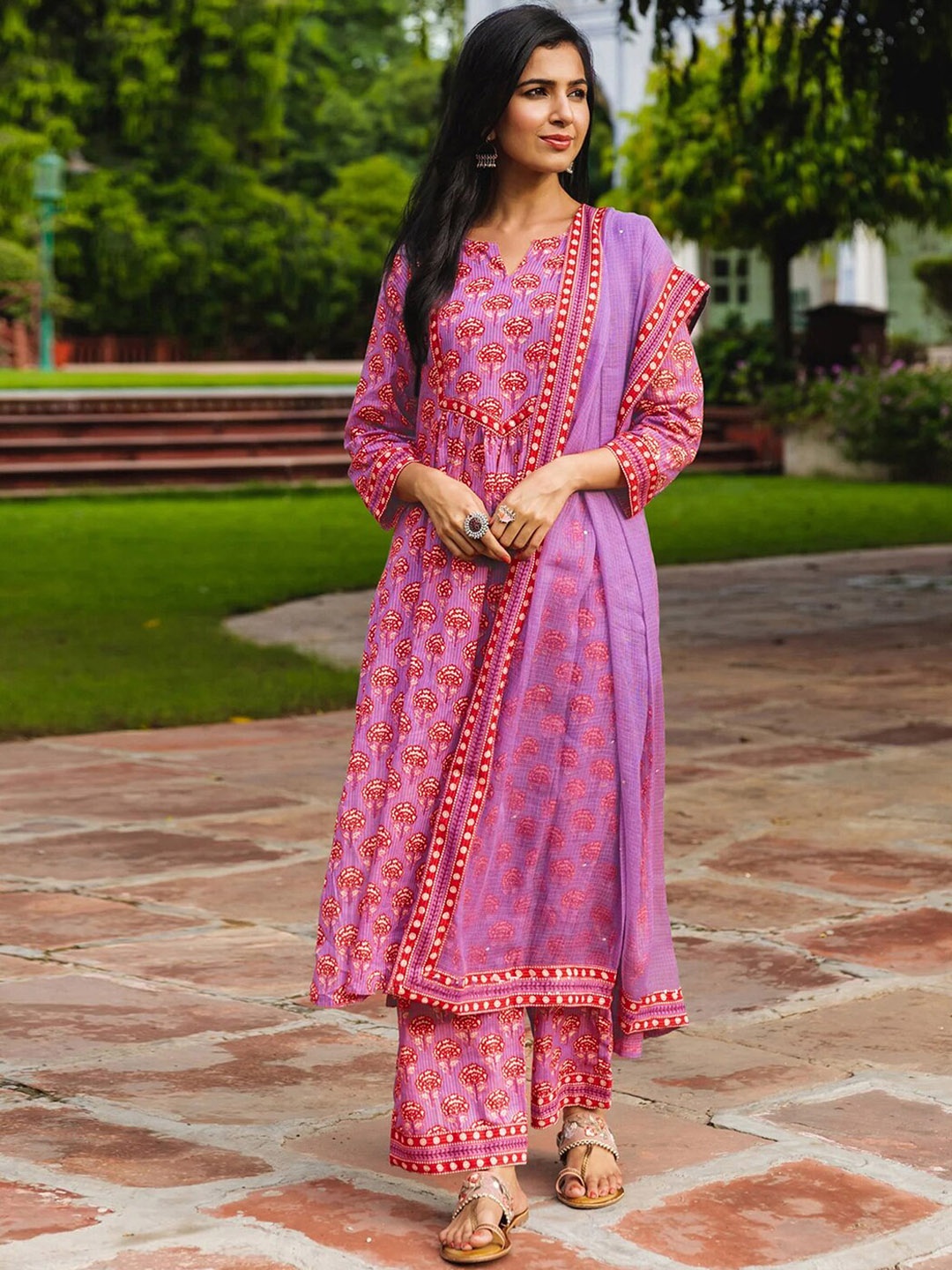 SKYLEE Purple & Red Floral Printed Notch Neck Straight Kurta With Palazzos & Dupatta
SKYLEE Purple & Red Floral Printed Notch Neck Straight Kurta With Palazzos & Dupatta
