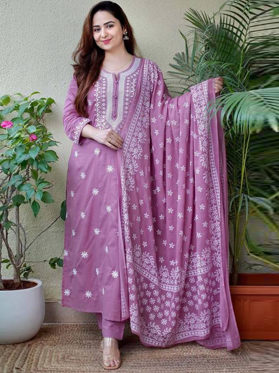 PNEHA Ethnic Motifs Embroidered Regular Pure Cotton Kurta with Trousers & Dupatta, Purple
PNEHA Ethnic Motifs Embroidered Regular Pure Cotton Kurta with Trousers & Dupatta, Purple