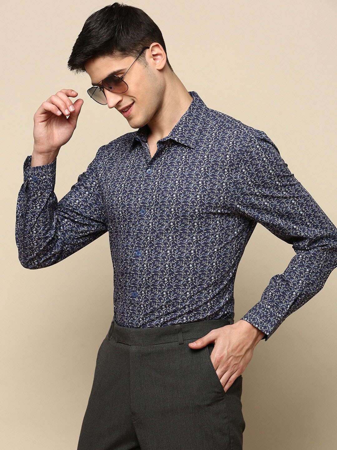 INVICTUS Spread Collar Standard Slim Fit Cotton Opaque Printed Formal Shirt, Navy blue
INVICTUS Spread Collar Standard Slim Fit Cotton Opaque Printed Formal Shirt, Navy blue