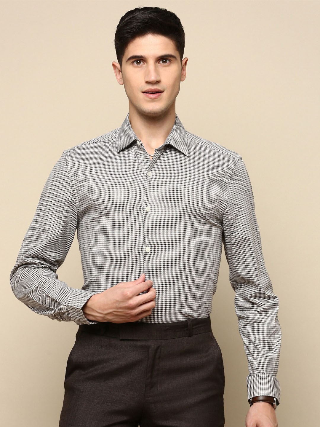 INVICTUS Standard Striped Cotton Spread Collar Slim Fit Opaque Formal Shirt, Brown
INVICTUS Standard Striped Cotton Spread Collar Slim Fit Opaque Formal Shirt, Brown