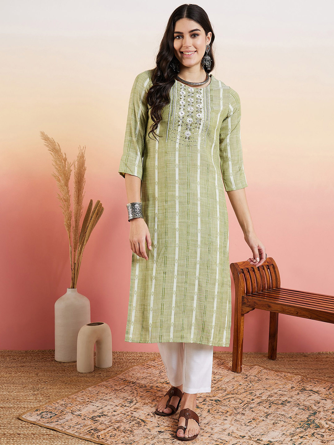 MASSTANI BY INDDUS Floral Embroidered Regular Thread Work Kurta With Trousers, Green
MASSTANI BY INDDUS Floral Embroidered Regular Thread Work Kurta With Trousers, Green