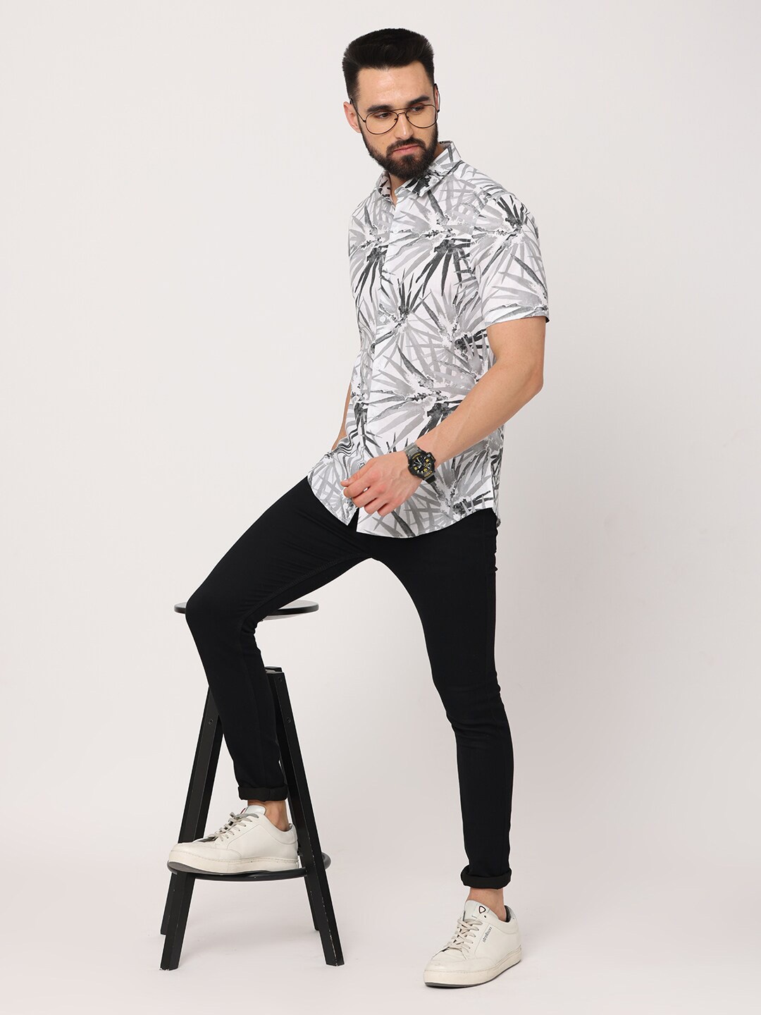 FLY 69 Spread Collar Short Sleeves Abstract Printed Premium Slim Fit Casual Shirt, Grey
FLY 69 Spread Collar Short Sleeves Abstract Printed Premium Slim Fit Casual Shirt, Grey