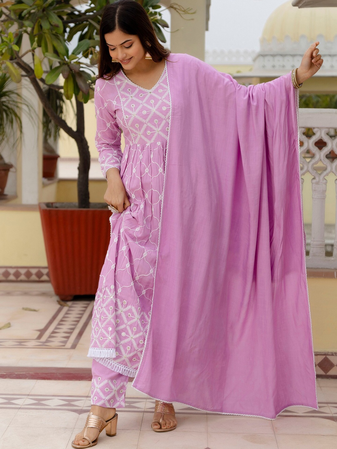 OMASK Ethnic Motifs Embroidered Sequinned A-Line Kurta with Trousers & Dupatta, Lavender
OMASK Ethnic Motifs Embroidered Sequinned A-Line Kurta with Trousers & Dupatta, Lavender