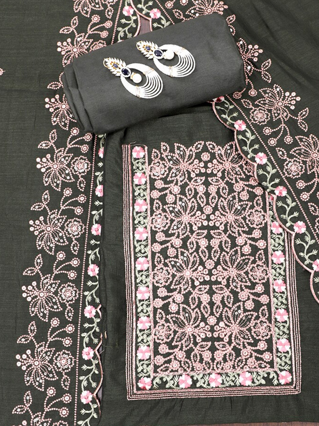 SALWAR STUDIO Ethnic Motifs Embroidered Sequined Unstitched Dress Material, Green
SALWAR STUDIO Ethnic Motifs Embroidered Sequined Unstitched Dress Material, Green