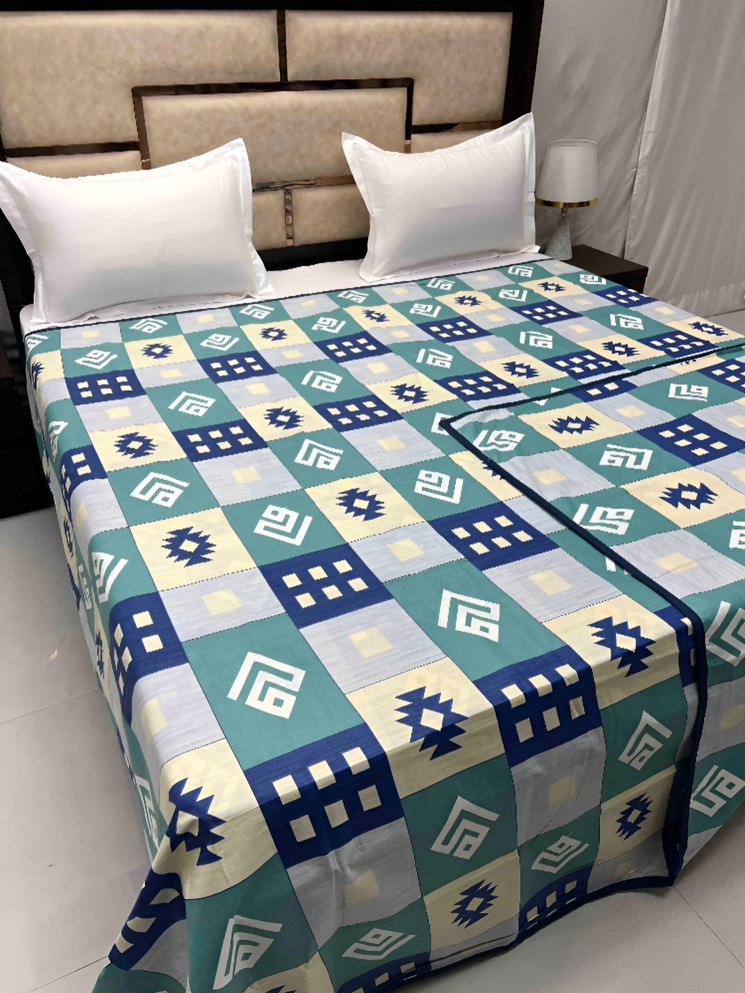 Pure Decor Teal Green & Beige Geometric Printed 300 TC Pure Cotton Super King Duvet Cover
Pure Decor Teal Green & Beige Geometric Printed 300 TC Pure Cotton Super King Duvet Cover