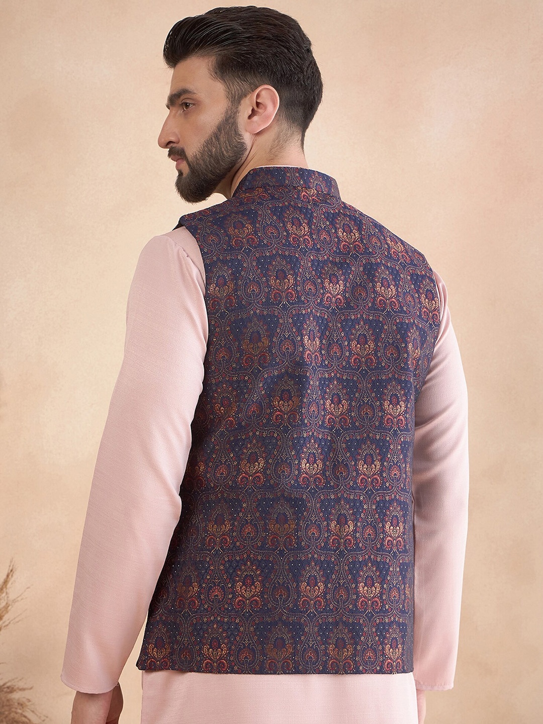 House of Pataudi Jacquard Woven Design Mandarin Collar Nehru Jacket, Navy blue
House of Pataudi Jacquard Woven Design Mandarin Collar Nehru Jacket, Navy blue