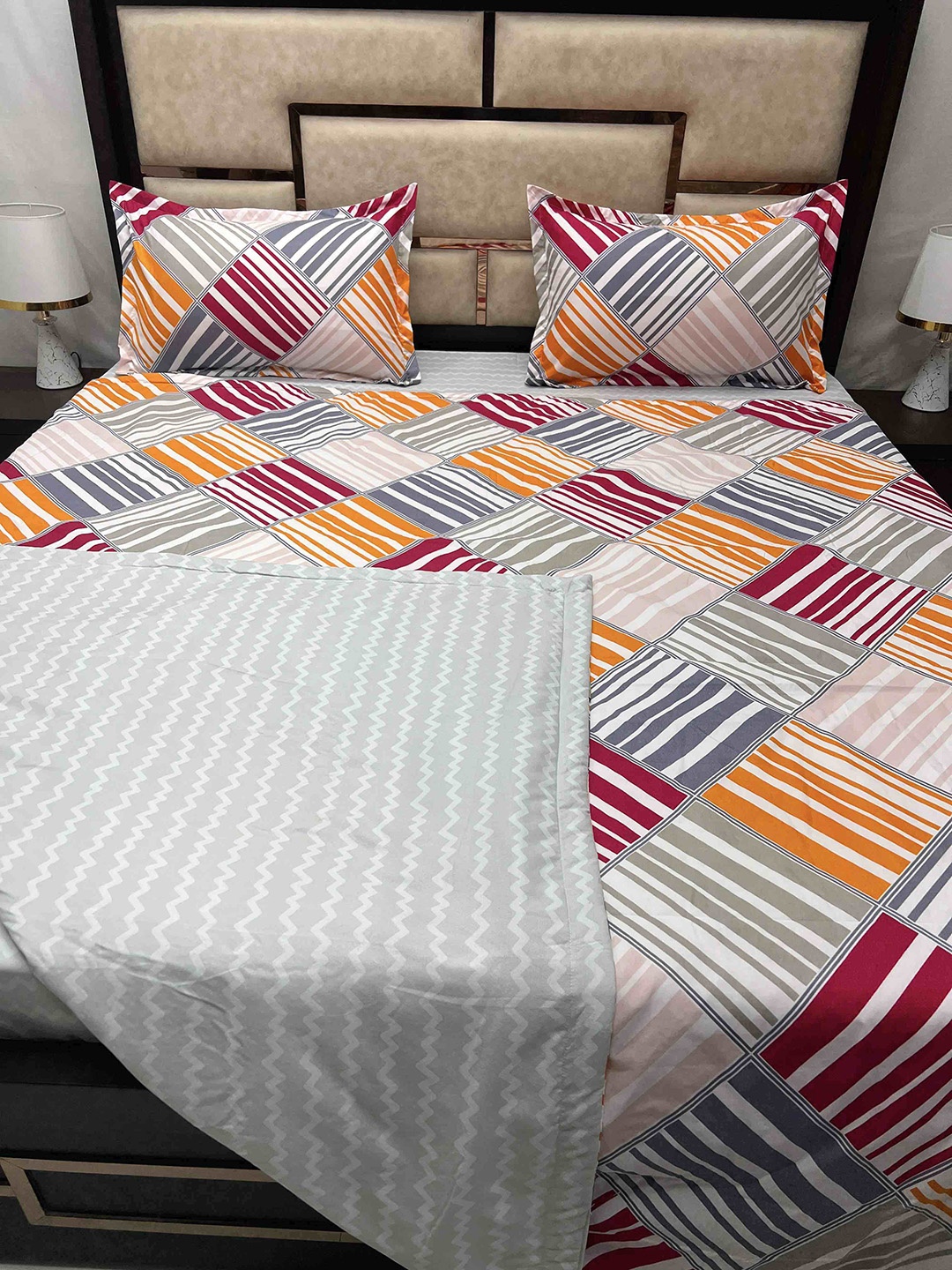 Pure Decor Grey 4 Pieces Cotton King Comforter & Double Bedsheet With Pillow Covers
Pure Decor Grey 4 Pieces Cotton King Comforter & Double Bedsheet With Pillow Covers