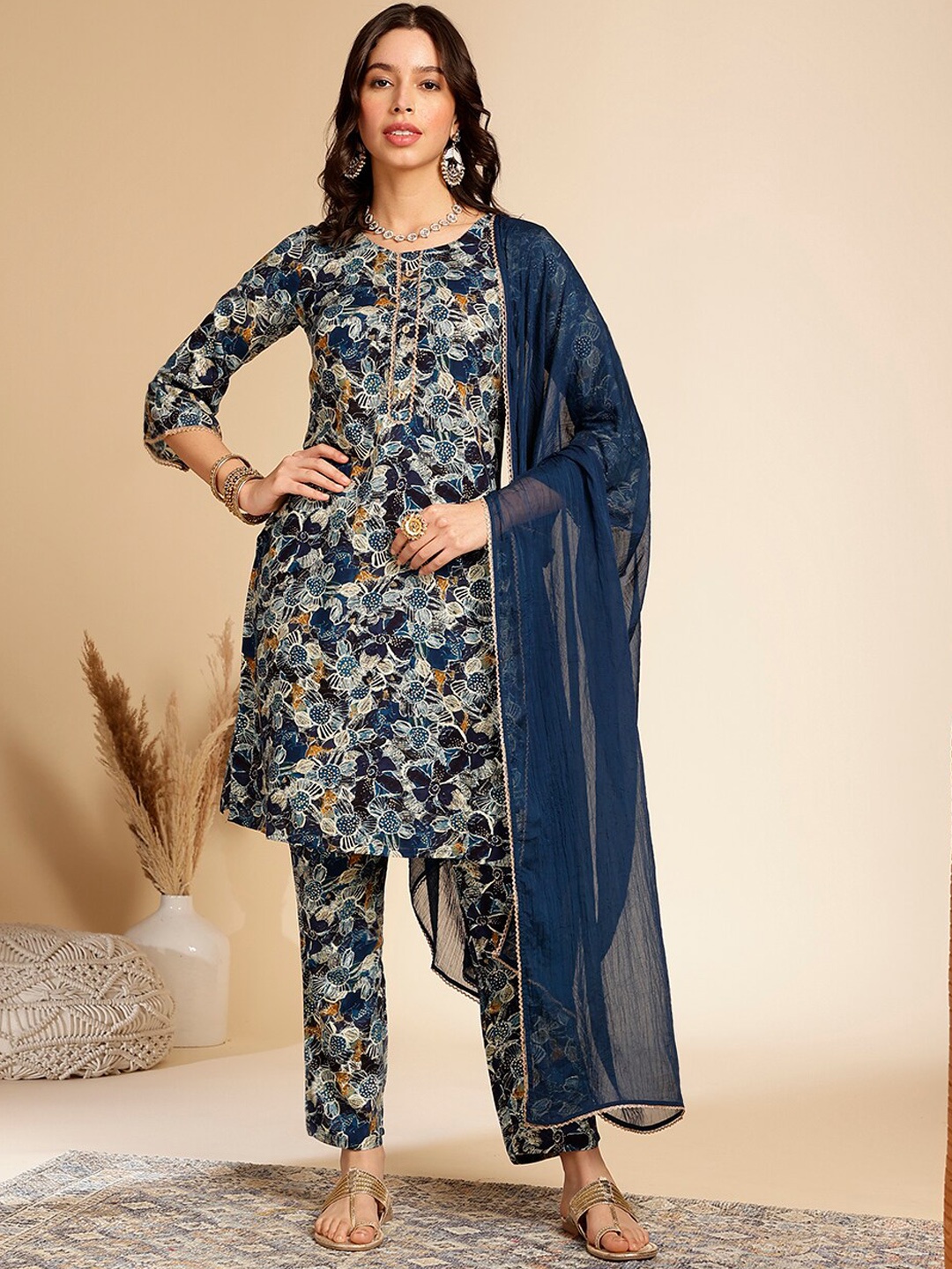 Anouk Floral Printed Round Neck Regular Sleeves Gotta Patti Kurta With Trousers & Dupatta, Navy blue
Anouk Floral Printed Round Neck Regular Sleeves Gotta Patti Kurta With Trousers & Dupatta, Navy blue