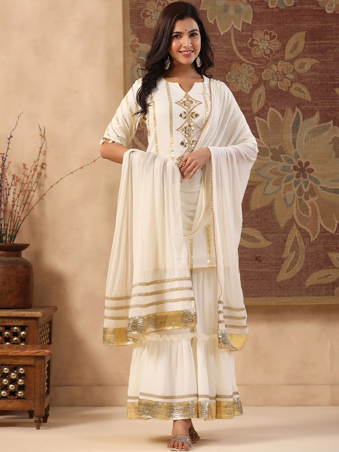 GILLORI Ethnic Motifs Embroidered Regular Gotta Patti Kurta with Sharara & Dupatta, Off white
GILLORI Ethnic Motifs Embroidered Regular Gotta Patti Kurta with Sharara & Dupatta, Off white