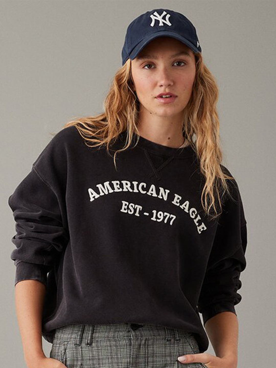 AMERICAN EAGLE OUTFITTERS Typography Printed Round Neck Long Sleeves Pullover Sweatshirt, Black
AMERICAN EAGLE OUTFITTERS Typography Printed Round Neck Long Sleeves Pullover Sweatshirt, Black
